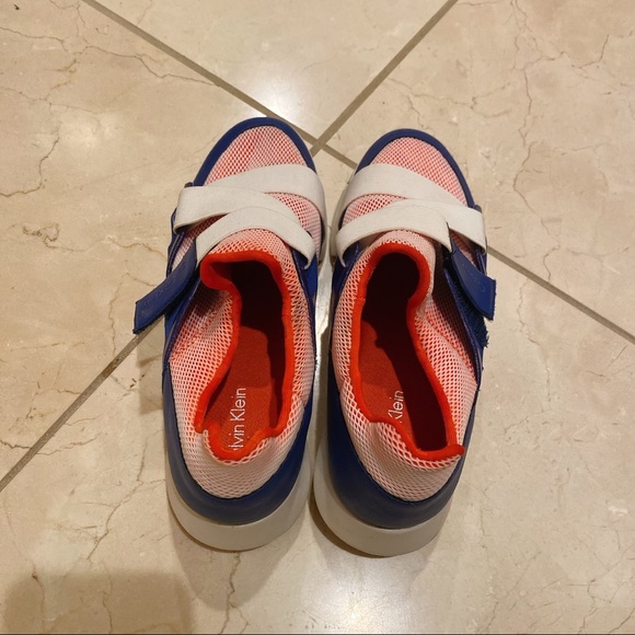 Calvin Klein Velcro Sneakers barely worn - Picture 6 of 7